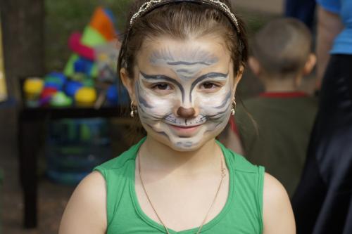 Макияж кошки на Хэллоуин своими руками. Финальный штрих – костюм кошки на Хэллоуин и аксессуары 09 Макияж кошки на Хэллоуин своими руками. Финальный штрих – костюм кошки на Хэллоуин и аксессуары 09