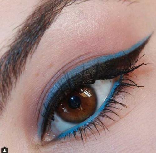 Фиолетовые стрелки. Красивый макияж с двойными стрелками: идеи