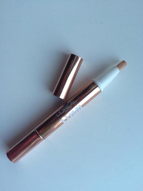 Loreal LUMI MAGIQUE concealer. L’Oreal Lumi Magique and Collection Lasting Perfection Concealers