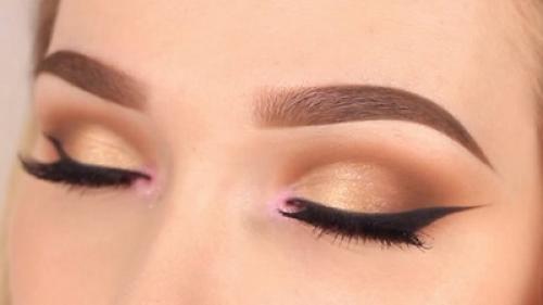 Что лучше помадка или тени для бровей. Особенности естественного макияжа бровей