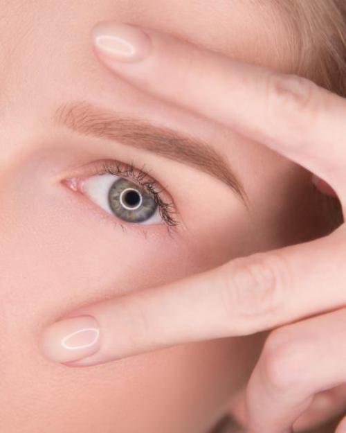 Что лучше помадка или тени для бровей. Особенности естественного макияжа бровей