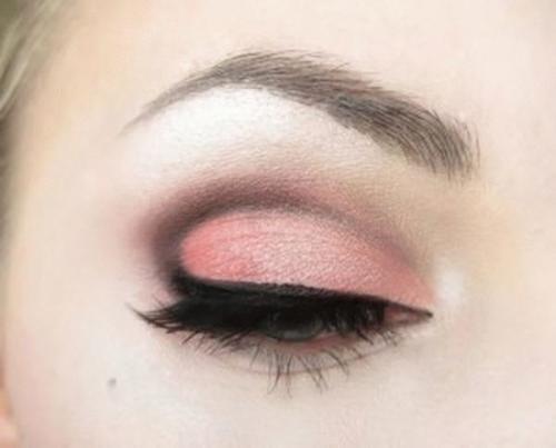 Макияж глаз тенями для серых глаз. Как сделать макияж с серыми тенями? 09