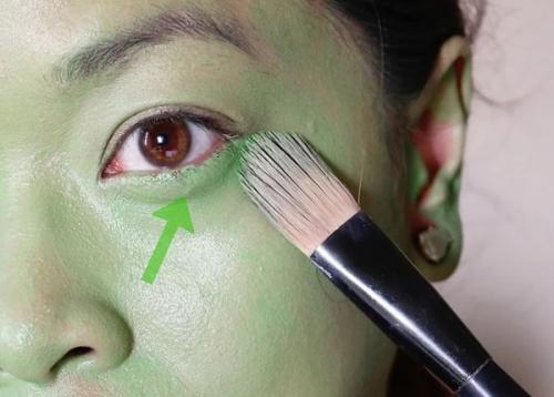 Макияж ведьмы на Хэллоуин своими руками. Ша.  Делаем эффектный макияж ведьмы 08 Макияж ведьмы на Хэллоуин своими руками. Ша.  Делаем эффектный макияж ведьмы 08