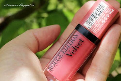 Bourjois Rouge Edition Velvet Lipstick. Попытка №1 примерить матовые губы. Bourjois Rouge Edition Velvet Lipstick в оттенке # 09 Happy NudeYear. Отзыв.