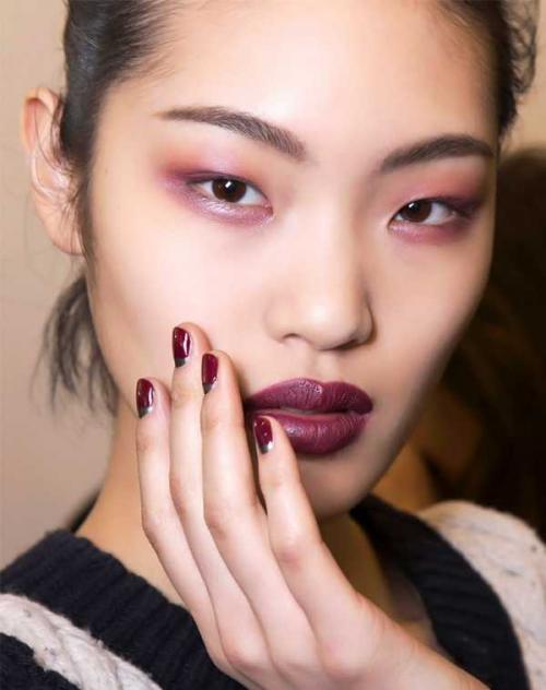 Тени для век бордовые. Бордовые тени для глаз – тренд сезона 02