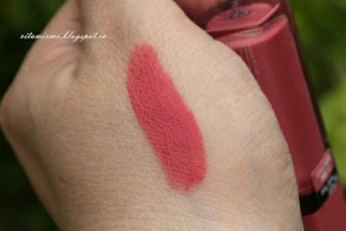 Bourjois Rouge Edition Velvet Lipstick. Попытка №1 примерить матовые губы. Bourjois Rouge Edition Velvet Lipstick в оттенке # 09 Happy NudeYear. Отзыв.