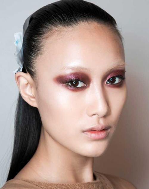 Тени для век бордовые. Бордовые тени для глаз – тренд сезона 05