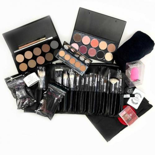 Как красить смоки Айс. Как сделать дневной smoky eyes: пошаговый урок 09 Как красить смоки Айс. Как сделать дневной smoky eyes: пошаговый урок 09