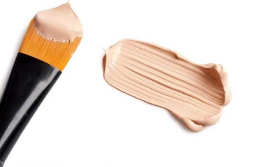 Забиваются поры от тонального крема. 7 распространенных ошибок при нанесении тонального крема