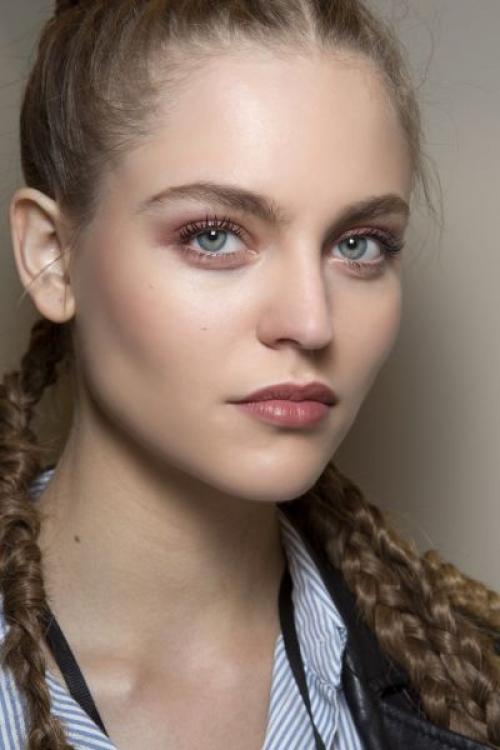 Макияж для светлой кожи и голубых глаз. Макияж для светлой кожи: главные бьюти-советы
