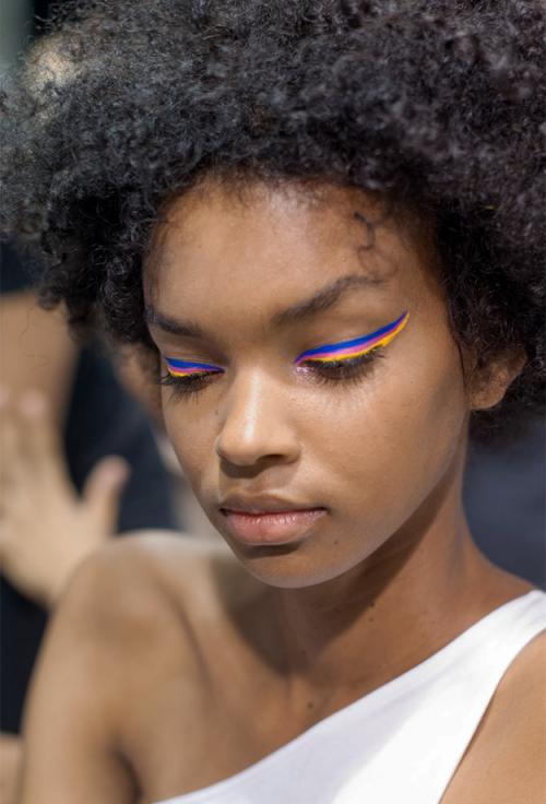 Коричневые стрелки на глазах. Зеленые глаза: фиолетовые стрелки 22 Коричневые стрелки на глазах. Зеленые глаза: фиолетовые стрелки 22