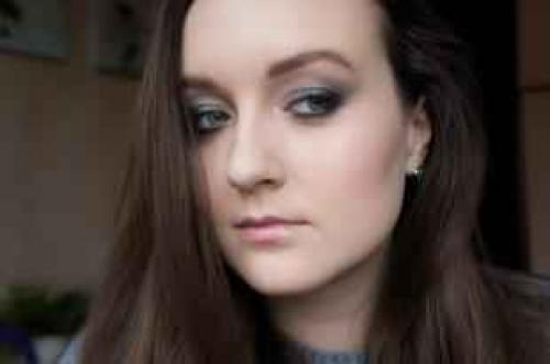 Золотой макияж для серых глаз. Как сделать макияж для серо-зеленых глаз 04