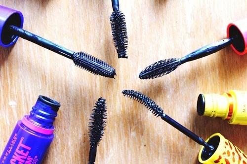 Цветной макияж для нависшего века. Тушь