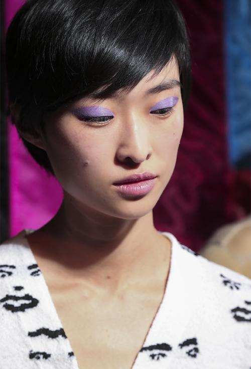 Коричневые стрелки на глазах. Зеленые глаза: фиолетовые стрелки 31 Коричневые стрелки на глазах. Зеленые глаза: фиолетовые стрелки 31