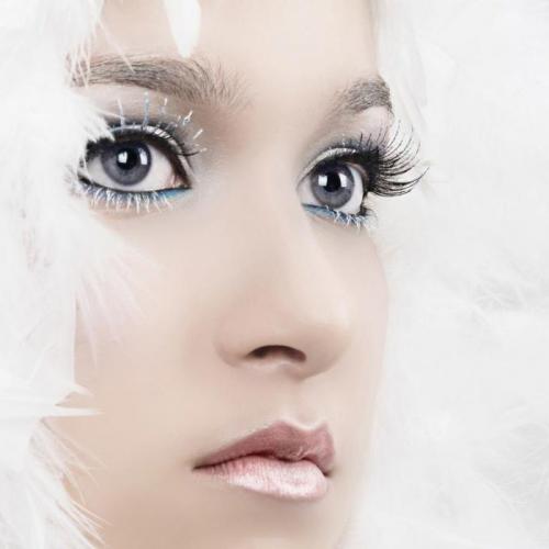 Лучшая фиолетовая тушь. Макияж с белыми ресницами