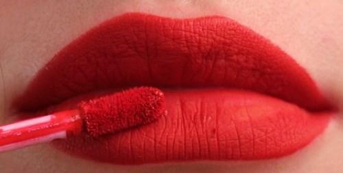 Bourjois Rouge Edition Velvet оттенки. Bourjois Rouge Edition Velvet. Самый матовый, самый бархатный, самый гламурный!