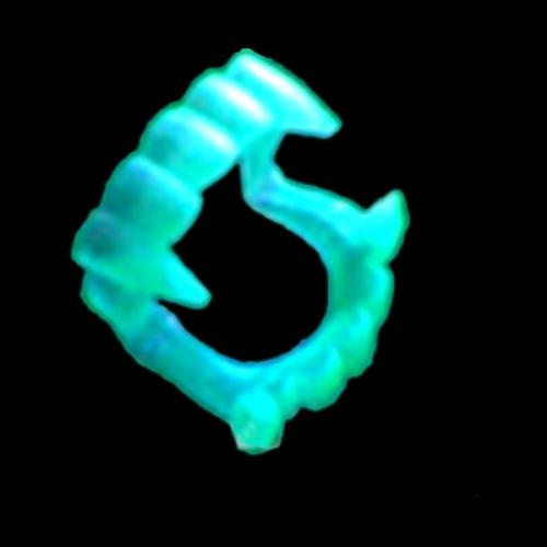 Как сделать клыки Вампира. Совет 7: Как сделать клыки Вампира