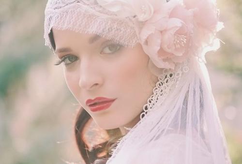 Макияж и прическа в стиле чикаго. Вариации и пошаговые схемы создания укладки своими руками