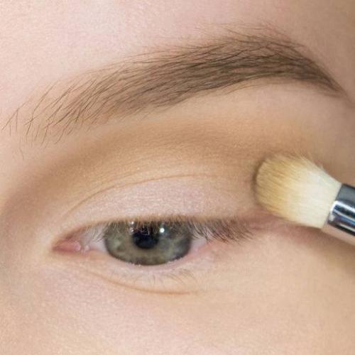 Как нарисовать стрелки подводкой для начинающих. Рисуем стрелки для век гелевой подводкой