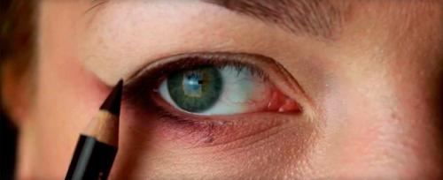 Нависшее веко стрелки. Учимся рисовать стрелки для нависшего века