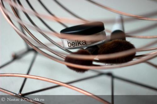 Пудра с мерцающим эффектом. Матирующая пудра Poudre Compacte Matifiante Universelle Nuage, Vivienne Sabo 17