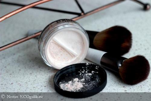 Пудра с мерцающим эффектом. Матирующая пудра Poudre Compacte Matifiante Universelle Nuage, Vivienne Sabo 12