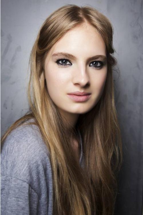 Макияж для круглого лица: особенности