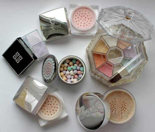 Пудра с мерцающим эффектом. Матирующая пудра Poudre Compacte Matifiante Universelle Nuage, Vivienne Sabo 07