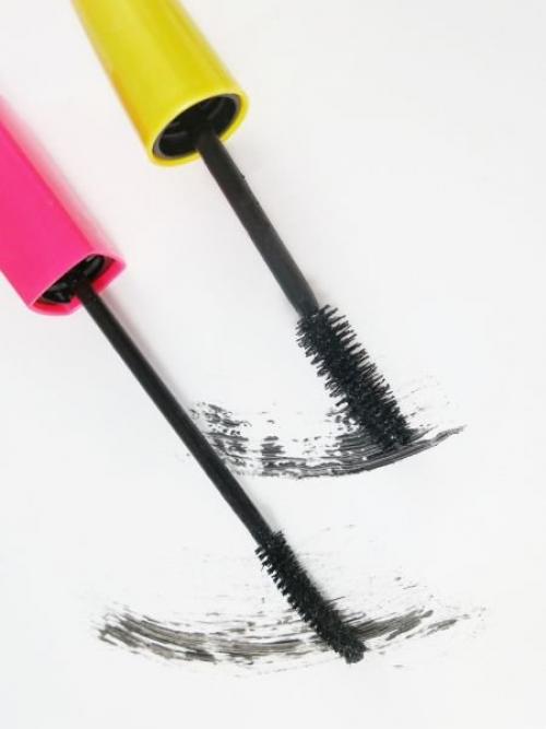 Как смыть водостойкую тушь с ресниц в домашних условиях. Чем смыть водостойкую тушь?