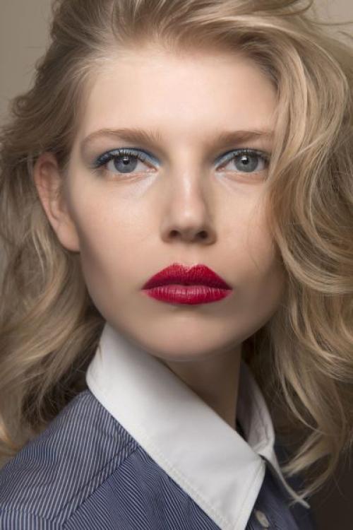 Макияж для серых глаз с нависшим веком. Как сделать макияж для голубых глаз с нависшим веком?