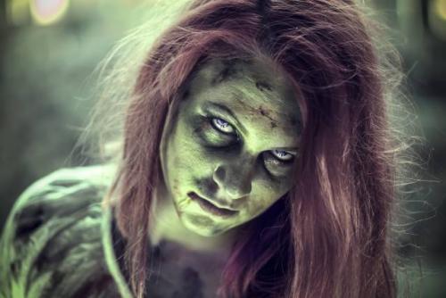 Грим зомби на лице. Что потребуется для макияжа зомби на Хэллоуин?