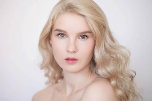 Тени для дневного макияжа. Как сделать дневной макияж: пошаговая инструкция