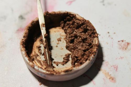 Как сделать тени для глаз в домашних условиях. Как сделать кремовые тени