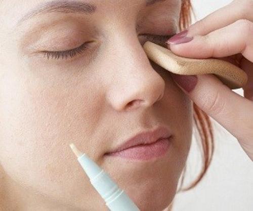 Чем замазать прыщи мужчине. Как замаскировать прыщи при помощи косметических средств