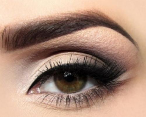 Макияж смоки айс с блестками. Искусство макияжа: пошагово создаем «дымчатый взгляд» в стиле смоки айс