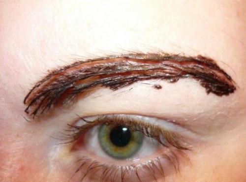 Тени и тушь для бровей. Тени, тушь или краска: что лучше выбрать для роскошных бровей
