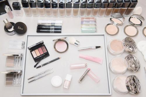 Забиваются поры от тонального крема. 7 распространенных ошибок при нанесении тонального крема