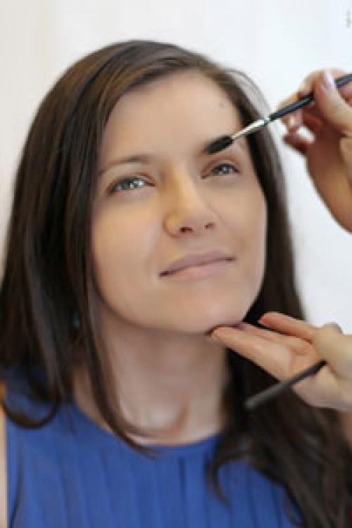 Как придать форму бровям. Правила коррекции 09