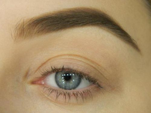 Тени для век не скатываются. 3 хитрости, чтобы тени для век не скатывались в течении дня