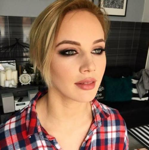 Как замаскировать прыщ с корочкой. Как замаскировать прыщи с помощью макияжа?