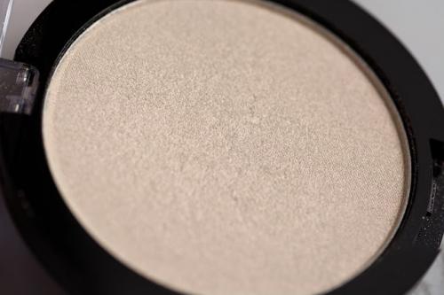 Nyx Duo Chromatic Illuminating Powder snow rose. NYX DUO Chromatic Snow Rose