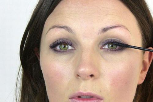 Что нужно для ежедневного макияжа. Как правильно сделать макияж на каждый день дома – инструкция с пошаговыми фото