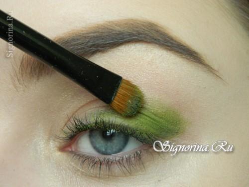 Макияж цветными тенями. Основные правила макияжа яркими тенями 13 Макияж цветными тенями. Основные правила макияжа яркими тенями 13