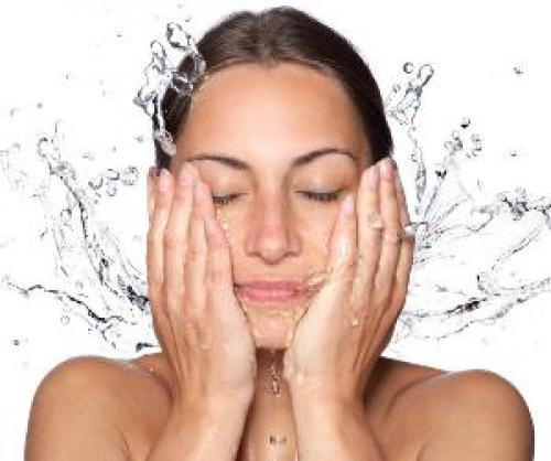 Что нужно для ежедневного макияжа. Как правильно сделать макияж на каждый день дома – инструкция с пошаговыми фото