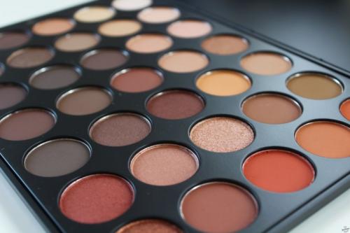 Профессиональный макияж в домашних условиях пошагово. Необходимая косметика