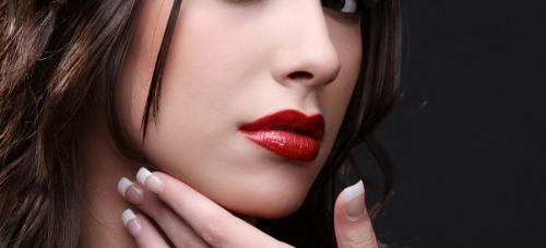 Помада на Осень для брюнеток. Какой цвет помады подходит брюнеткам?