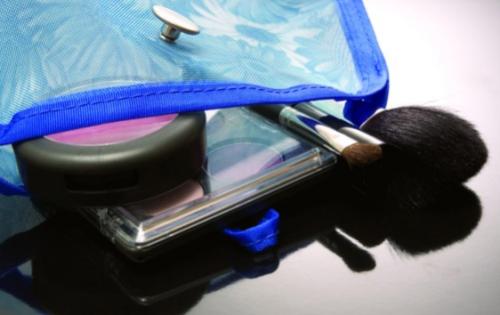 Список косметики для девушек. Что должно быть в косметичке женщины?