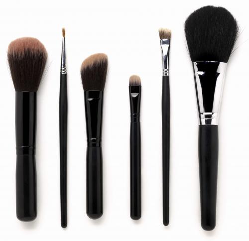 Макияж первый. Подходящая косметика