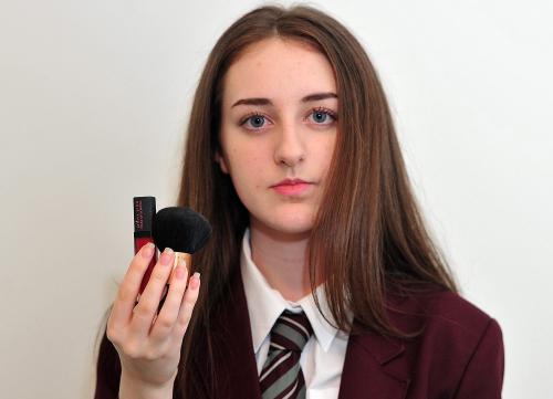Макияж первый. Подходящая косметика