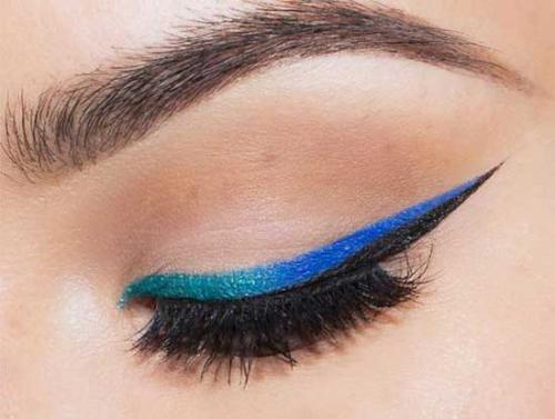 Фиолетовые стрелки. Красивый макияж с двойными стрелками: идеи